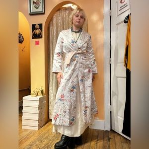 Vintage 40s quilted floral bedroom jacket dress